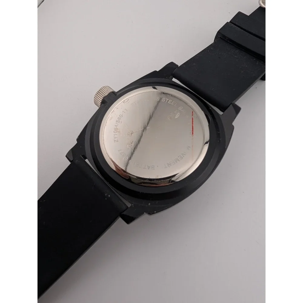 Zoo York Men's Watch‎ 50mm Case Black Silicone Band- New Battery